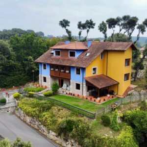 PROPIEDAD SINGULAR EN RIBADESELLA · VIVIENDA O NEGOCIO HOTELERO (Ref CASA-0694)